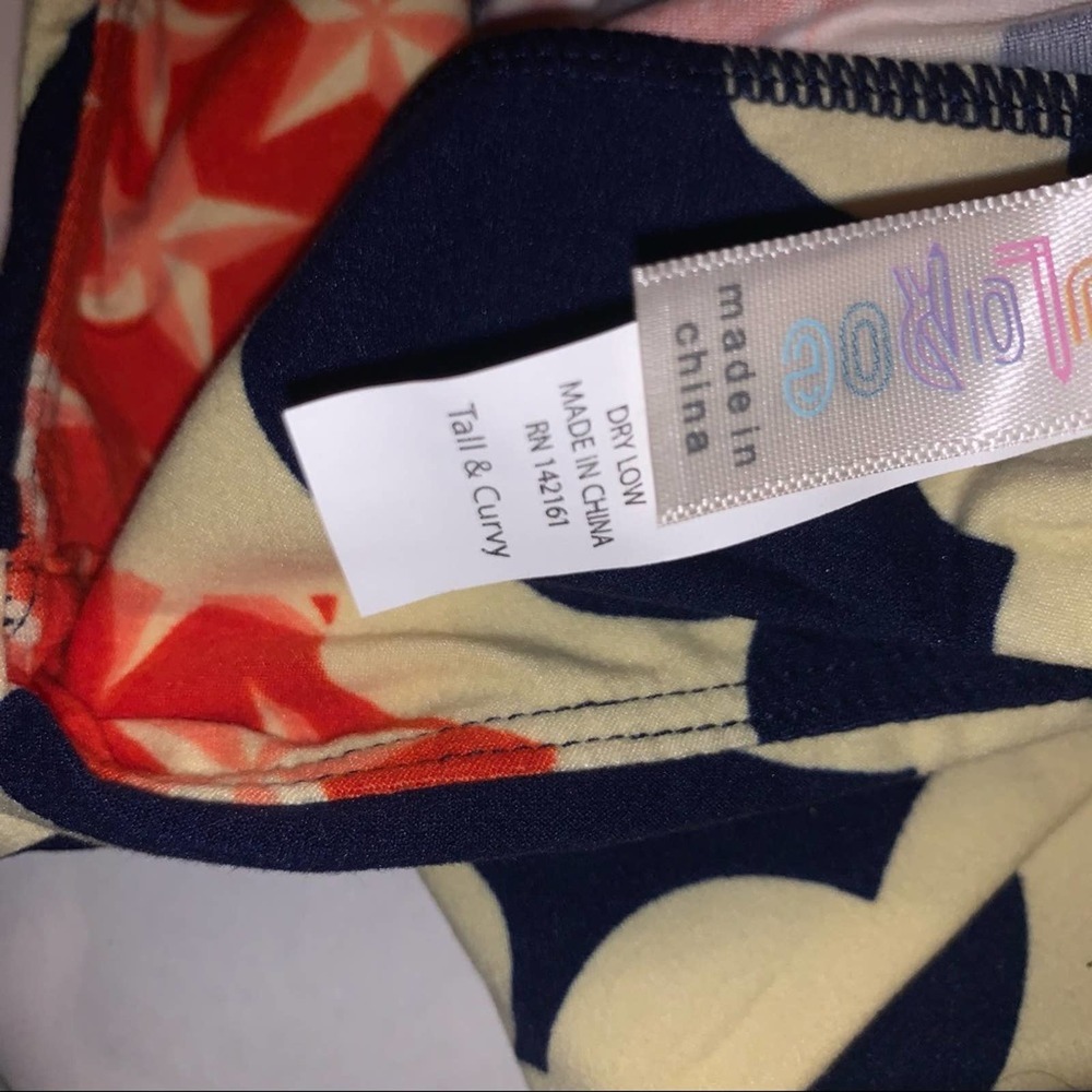 LuLaRoe 4th of July Tall & Curvy Leggings - Picture 3 of 4